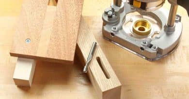 How to Plunge Cut With a Hand Wood Router