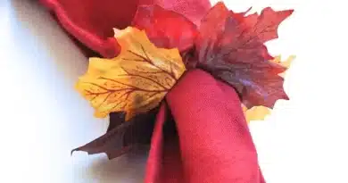 Thanksgiving Craft: DIY Leaf Napkin Rings