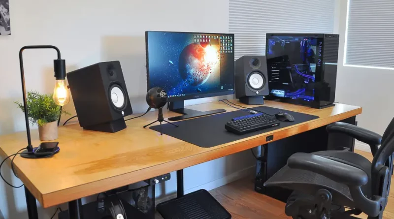 Factors to Consider When Choosing the Right Home Office Computer Desk